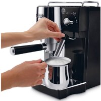 Рожковая кофеварка DeLonghi EC 820.B - Превью изображения №3 — Интернет-магазин Time-Shop