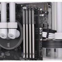 Оперативная память Thermaltake Toughram Z-One 8ГБ DDR4 3200 МГц R010D408GX1-3200C16S - Превью изображения №5 — Интернет-магазин Time-Shop