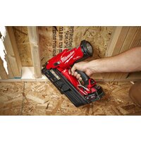 Гвоздезабиватель Milwaukee M18 FFN-502C 4933471404 (с 2-мя АКБ) - Превью изображения №11 — Интернет-магазин Time-Shop