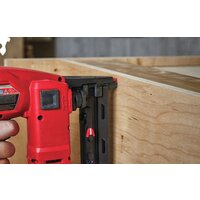 Степлер Milwaukee M18 FNCS18GS-0X 4933471942 (без АКБ) - Превью изображения №5 — Интернет-магазин Time-Shop