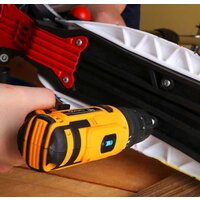 Дрель-шуруповерт Deko Banger SET 93 063-4168 (с 2-мя АКБ, кейс, набор оснастки) - Превью изображения №6 — Интернет-магазин Time-Shop