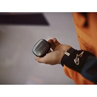 Наушники Bowers & Wilkins Pi8 McLaren Edition (черный/оранжевый) - Превью изображения №9 — Интернет-магазин Time-Shop