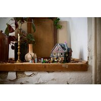 Конструктор LEGO Ideas 21341 Фокус-Покус: Коттедж сестер Сандерсон - Превью изображения №20 — Интернет-магазин Time-Shop