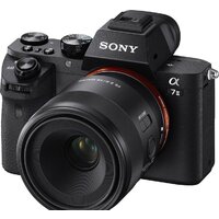 Объектив Sony FE 50mm F2.8 Macro [SEL50M28] - Превью изображения №4 — Интернет-магазин Time-Shop