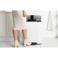 Система сортировки мусора Brabantia Bo Pedal Bin 2 x 30 л (белый) - Превью изображения №8 — Интернет-магазин Time-Shop