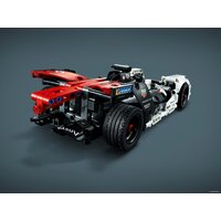 Конструктор LEGO Technic 42137 Formula E Porsche 99X Electric - Превью изображения №33 — Интернет-магазин Time-Shop