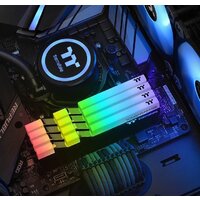 Оперативная память Thermaltake ToughRam RGB 2x16GB DDR4 PC4-28800 R009D416GX2-3600C18A - Превью изображения №3 — Интернет-магазин Time-Shop