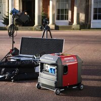 Бензиновый генератор Honda EU30 IS1 RGA6 - Превью изображения №2 — Интернет-магазин Time-Shop