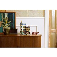 Конструктор LEGO Icons 11371 Торговая улица - Превью изображения №13 — Интернет-магазин Time-Shop