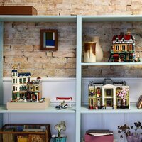 Конструктор LEGO Icons 11371 Торговая улица - Превью изображения №16 — Интернет-магазин Time-Shop