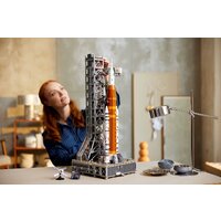 Конструктор LEGO Icons 10341 Космическая пусковая система NASA Artemis - Превью изображения №8 — Интернет-магазин Time-Shop