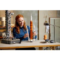 Конструктор LEGO Icons 10341 Космическая пусковая система NASA Artemis - Превью изображения №10 — Интернет-магазин Time-Shop