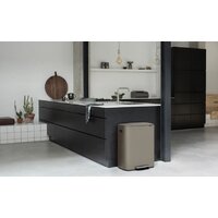 Мусорное ведро Brabantia Bo Pedal Bin 60 л (платиновый) - Превью изображения №14 — Интернет-магазин Time-Shop