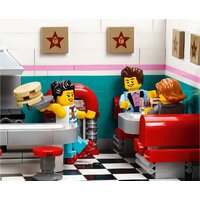 Конструктор LEGO Creator 10260 Ресторанчик в центре - Превью изображения №11 — Интернет-магазин Time-Shop