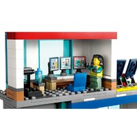 Конструктор LEGO City 60371 Штаб аварийных транспортных средств - Превью изображения №4 — Интернет-магазин Time-Shop