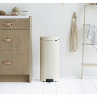 Мусорное ведро Brabantia Pedal Bin NewIcon 30 л (миндальный) - Превью изображения №4 — Интернет-магазин Time-Shop