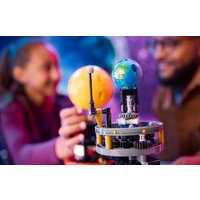 Конструктор LEGO Technic 42179 Планета Земля и Луна на орбите - Превью изображения №9 — Интернет-магазин Time-Shop