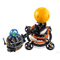 Конструктор LEGO Technic 42179 Планета Земля и Луна на орбите - Превью изображения №4 — Интернет-магазин Time-Shop