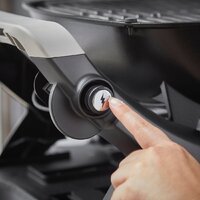 Портативный газовый гриль Weber Q 1200N 1501085 - Превью изображения №6 — Интернет-магазин Time-Shop