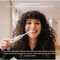 Электрическая зубная щетка TrueLife SonicBrush Clean70 UV (белый) - Превью изображения №3 — Интернет-магазин Time-Shop