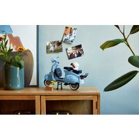 Конструктор LEGO Creator Expert 10298 Vespa 125 - Превью изображения №8 — Интернет-магазин Time-Shop