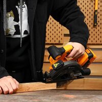 Дисковая (циркулярная) пила Deko DKCS20DA 085-1155 (с 1-им АКБ) - Превью изображения №8 — Интернет-магазин Time-Shop