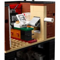 Конструктор LEGO Ideas 21330 Один дома - Превью изображения №34 — Интернет-магазин Time-Shop