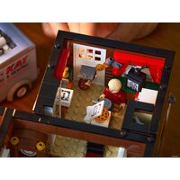 Конструктор LEGO Ideas 21330 Один дома - Превью изображения №49 — Интернет-магазин Time-Shop