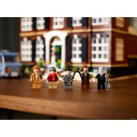 Конструктор LEGO Ideas 21330 Один дома - Превью изображения №43 — Интернет-магазин Time-Shop