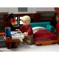 Конструктор LEGO Ideas 21330 Один дома - Превью изображения №36 — Интернет-магазин Time-Shop