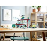 Конструктор LEGO City 60330 Больница - Превью изображения №3 — Интернет-магазин Time-Shop