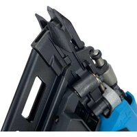 Гвоздезабиватель Toua DCFN3490 (с 2-мя АКБ, сумка) - Превью изображения №5 — Интернет-магазин Time-Shop