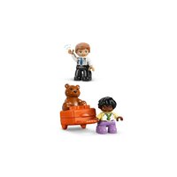 Конструктор LEGO Duplo Впервые в аэропорту 10443 - Превью изображения №3 — Интернет-магазин Time-Shop