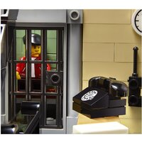 Конструктор LEGO Creator 10278 Полицейский участок - Превью изображения №22 — Интернет-магазин Time-Shop