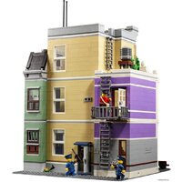 Конструктор LEGO Creator 10278 Полицейский участок - Превью изображения №12 — Интернет-магазин Time-Shop