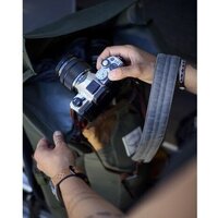 Беззеркальный фотоаппарат Olympus OM-5 Body (серебристый) - Превью изображения №11 — Интернет-магазин Time-Shop