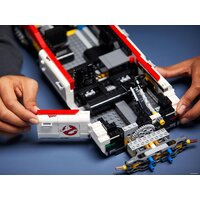 Конструктор LEGO Creator 10274 Автомобиль Охотников за привидениями ECTO-1 - Превью изображения №17 — Интернет-магазин Time-Shop
