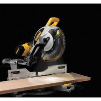 Торцовочная пила DeWalt DWS780 - Превью изображения №3 — Интернет-магазин Time-Shop