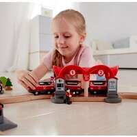 Набор железной дороги Hape Город E3730 - Превью изображения №2 — Интернет-магазин Time-Shop