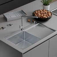 Roxen Vespa 560230-70L сатин (с коландером и дозатором)