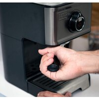 Рожковая кофеварка Black & Decker BXCO1200E - Превью изображения №3 — Интернет-магазин Time-Shop