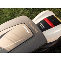 Газонокосилка-робот Honda Miimo HRM 3000 - Превью изображения №3 — Интернет-магазин Time-Shop