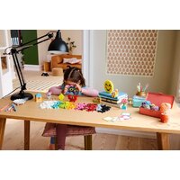 Конструктор LEGO Classic Креативная коробочка счастья 11042 - Превью изображения №16 — Интернет-магазин Time-Shop