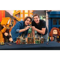Конструктор LEGO Harry Potter 76457 Деревня Хогсмид – Коллекционное издание - Превью изображения №18 — Интернет-магазин Time-Shop
