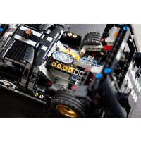 Конструктор LEGO Technic 42223 Гоночный автомобиль Ford GT40 MKII 1966 - Превью изображения №13 — Интернет-магазин Time-Shop