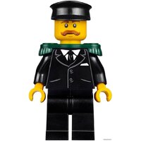 Конструктор LEGO Creator 10263 Пожарная часть в зимней деревне - Превью изображения №12 — Интернет-магазин Time-Shop