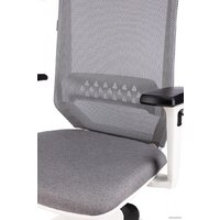 Офисное кресло Бюрократ MC-W611NL (серый TW-04/ткань 38-417/пластик белый) - Превью изображения №6 — Интернет-магазин Time-Shop