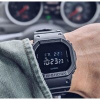 Наручные часы Casio DW-5600BB-1E - Превью изображения №3 — Интернет-магазин Time-Shop