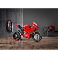 Конструктор LEGO Technic 42107 Ducati Panigale V4 R - Превью изображения №17 — Интернет-магазин Time-Shop