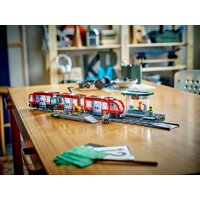 Конструктор LEGO City 60423 Трамвай и станция в центре города - Превью изображения №11 — Интернет-магазин Time-Shop